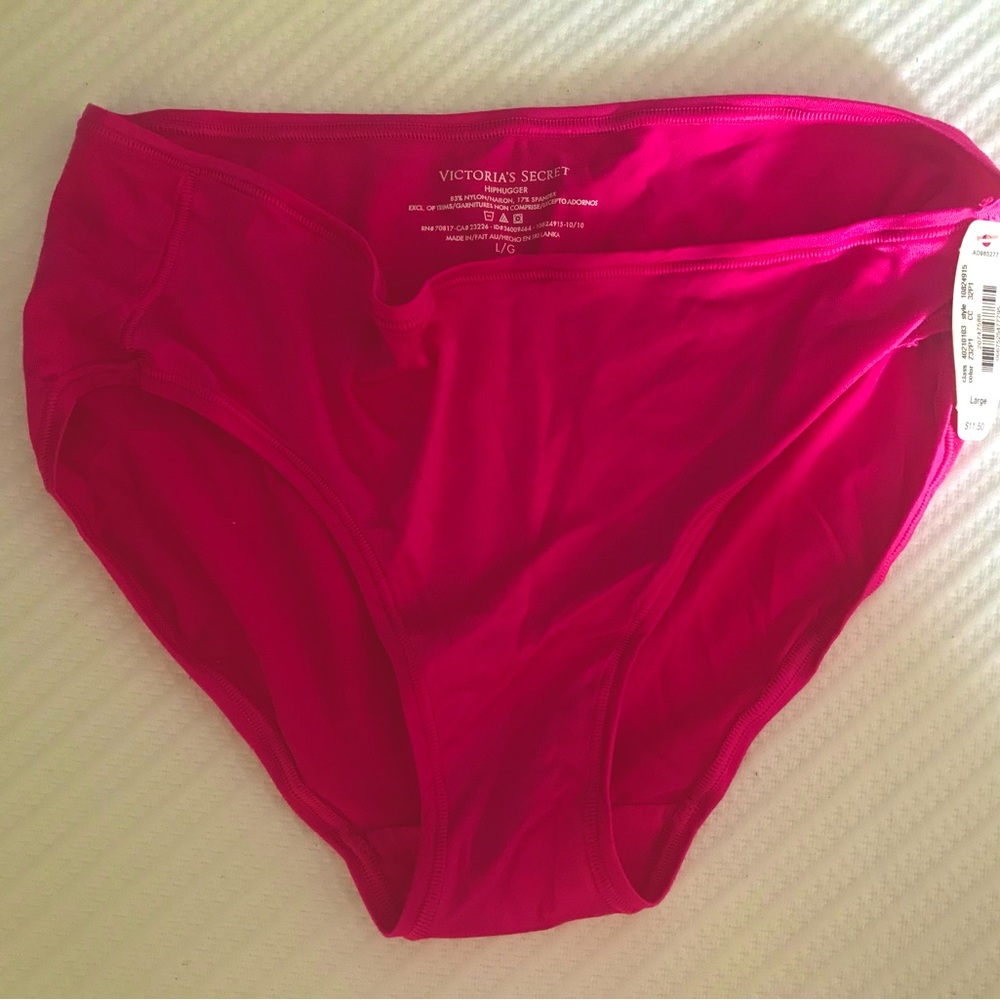 NWT Victoria’s Secret Hiphuggers ( Size L)